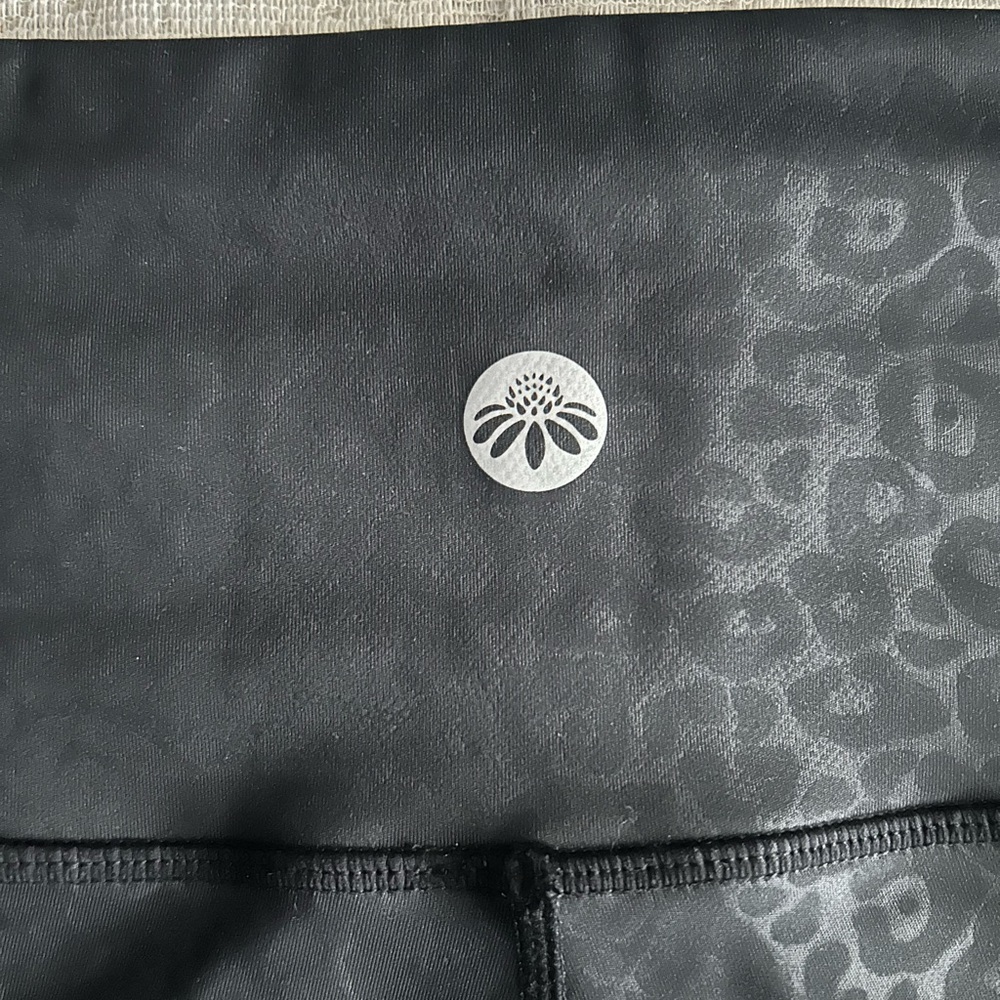 Senita Athletics Black Leopard Leggings - Picture 3 of 4